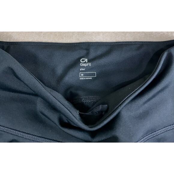 Women's GapFit Black Crop Athletic Leggings Sz Medium Thick Fitted 23" Inseam - Picture 3 of 6